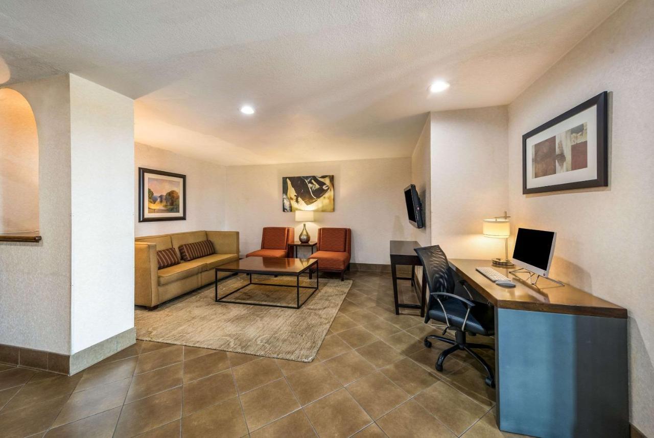 Quality Inn & Suites Garland - East Dallas Eksteriør billede