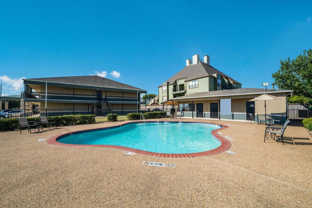 Quality Inn & Suites Garland - East Dallas Eksteriør billede