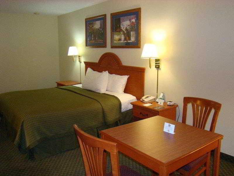 Quality Inn & Suites Garland - East Dallas Eksteriør billede