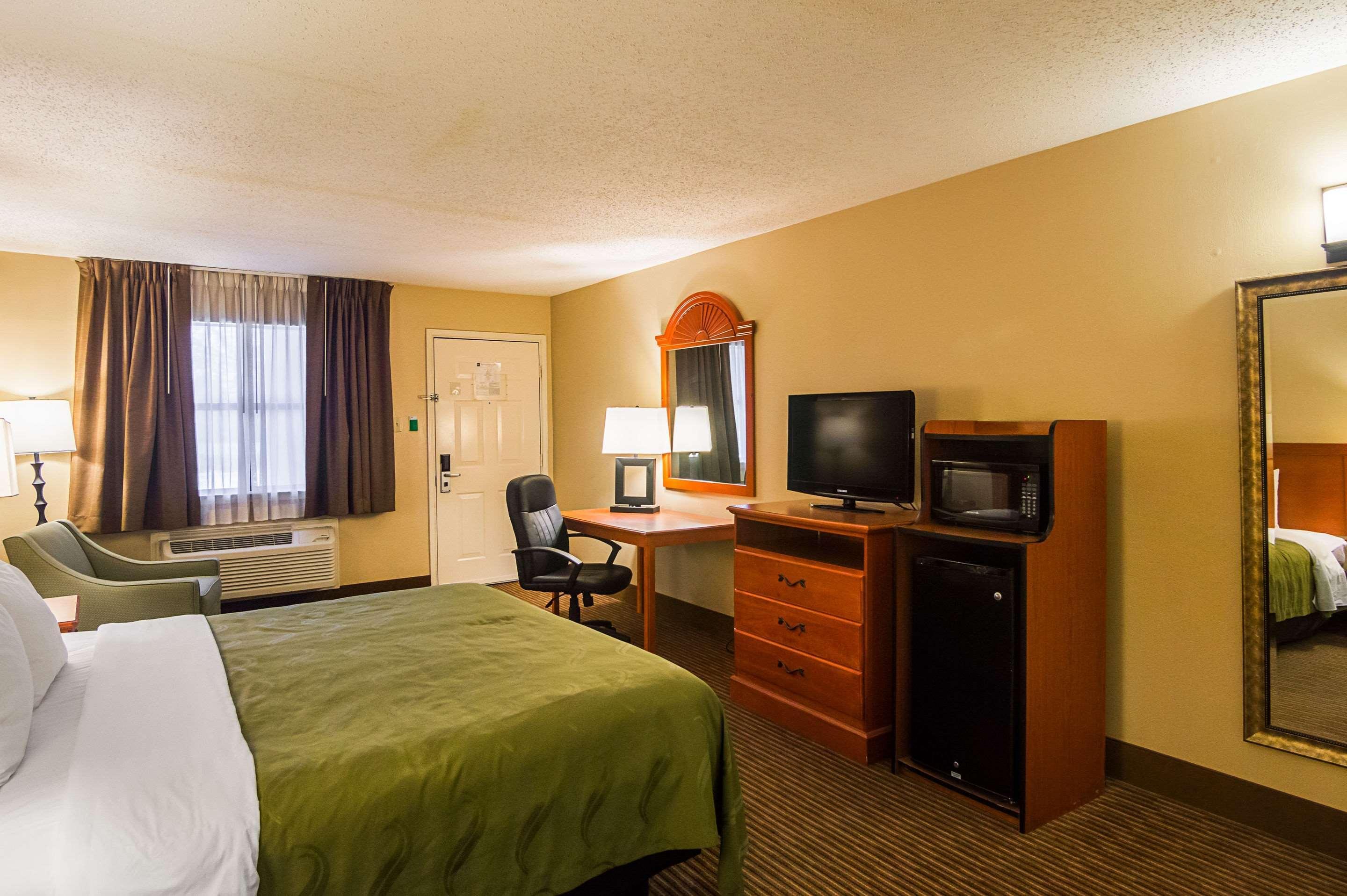 Quality Inn & Suites Garland - East Dallas Eksteriør billede
