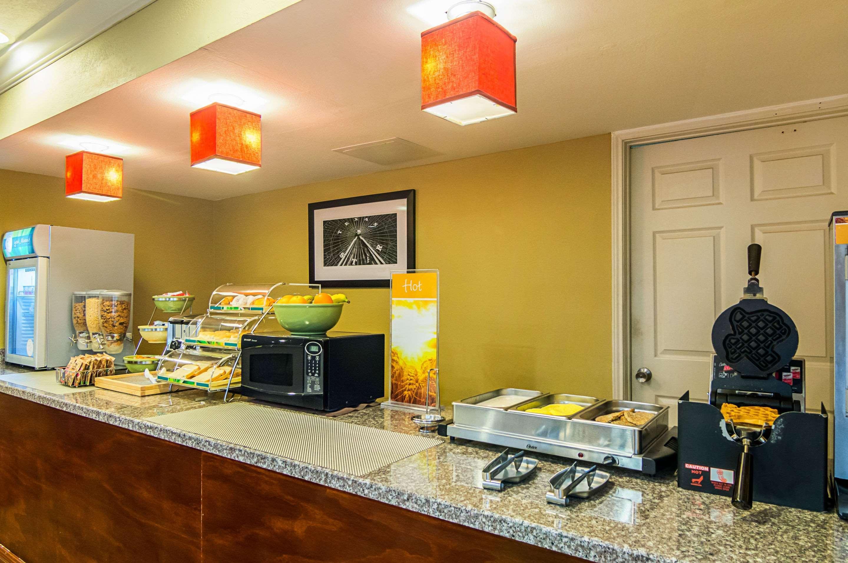 Quality Inn & Suites Garland - East Dallas Eksteriør billede