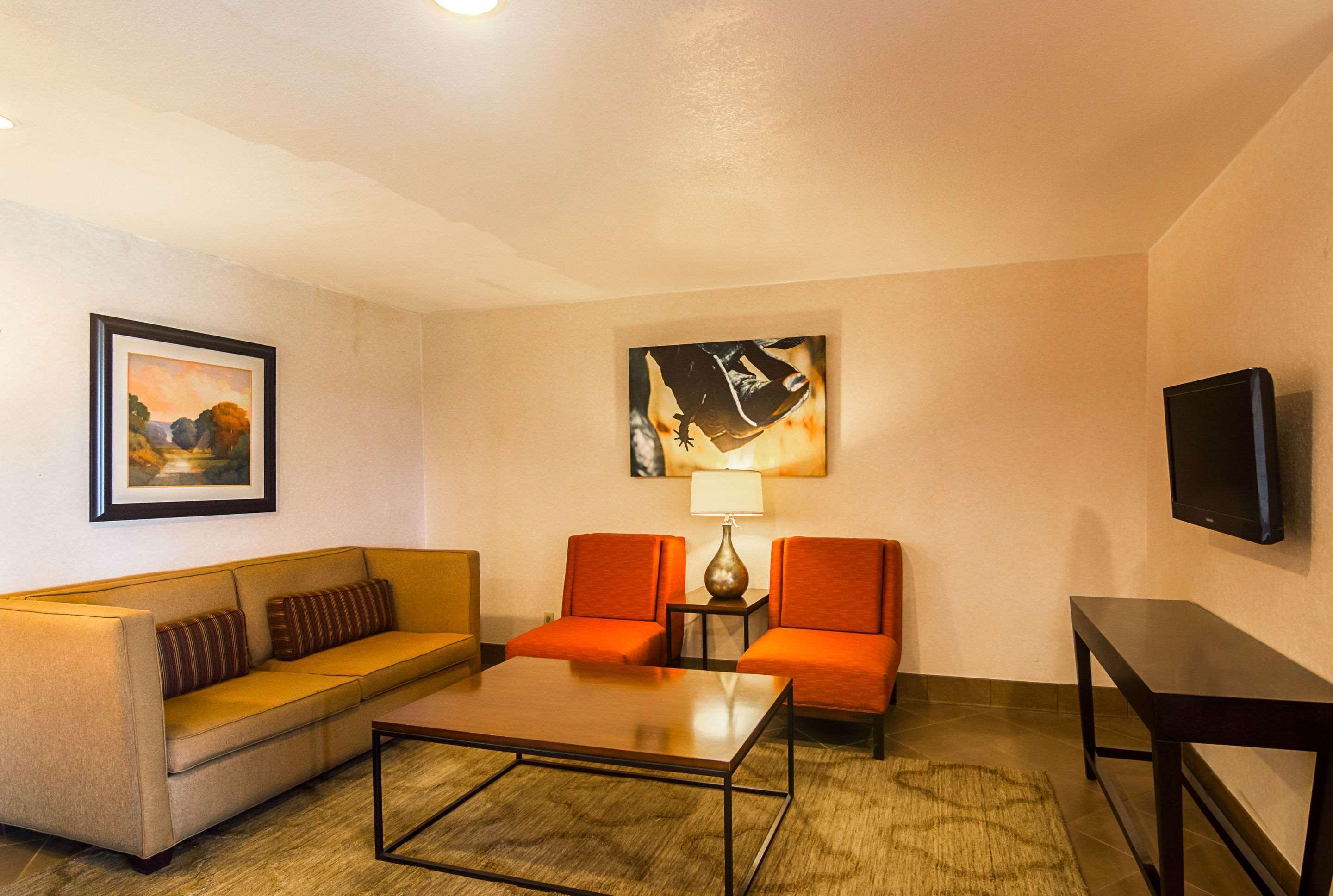 Quality Inn & Suites Garland - East Dallas Eksteriør billede