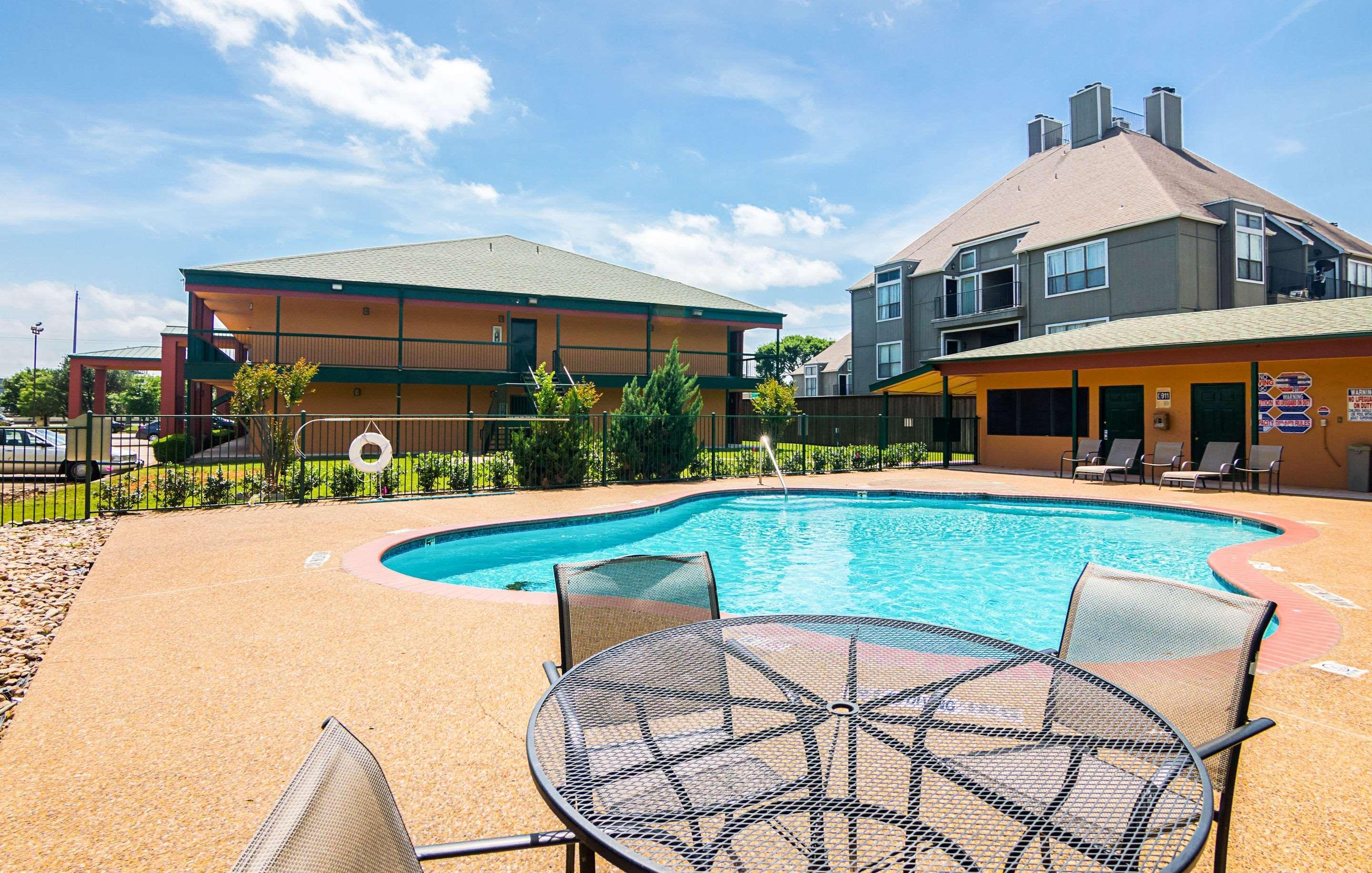 Quality Inn & Suites Garland - East Dallas Eksteriør billede