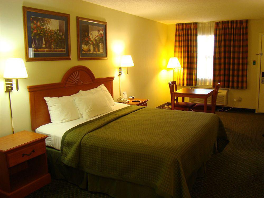 Quality Inn & Suites Garland - East Dallas Værelse billede